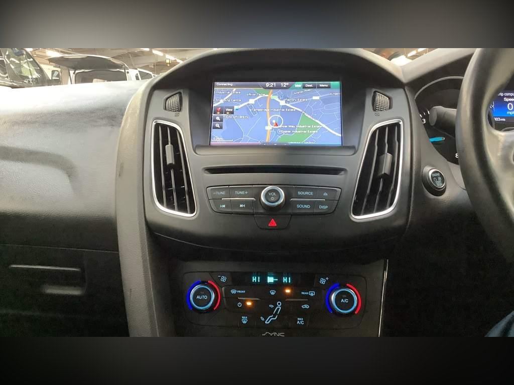 Used 2015 Ford Focus 1.0T EcoBoost Titanium Euro 6 (s/s) 5dr for sale